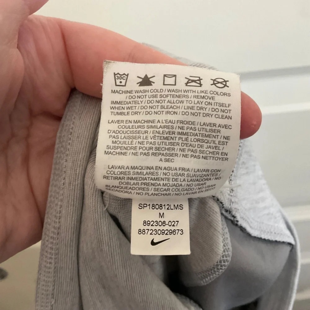Nike Ten‎ Less One Legend Cropped Leggings - Grey - Size Medium